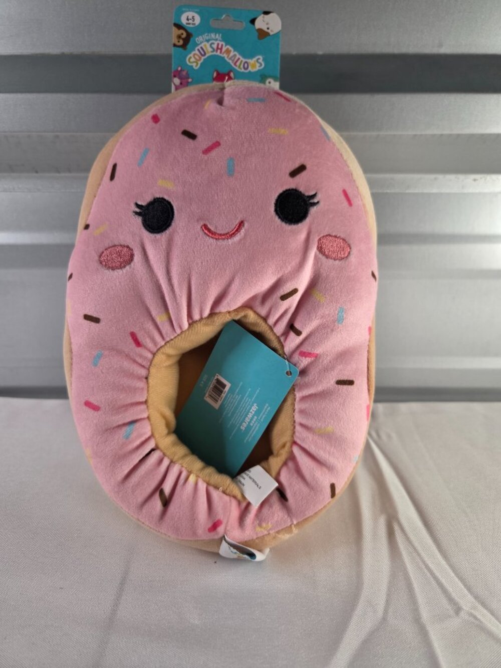 NWT‎ Squishmallows Kids Slippers Size 4-5 Plush Character Donut